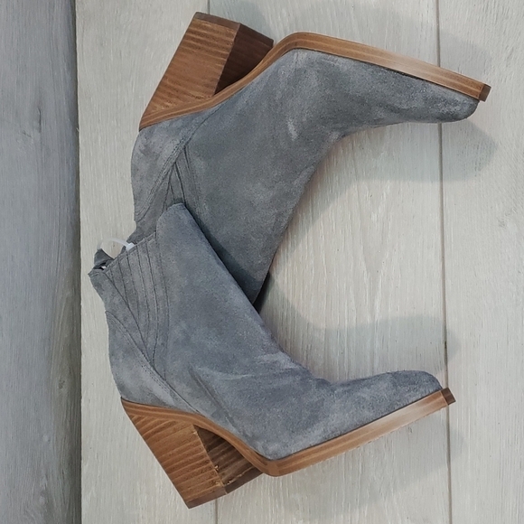 New Marc Fisher Gardi LTD Womens Ankle Suede Heels shoes boots sz 7.5M - Picture 8 of 13